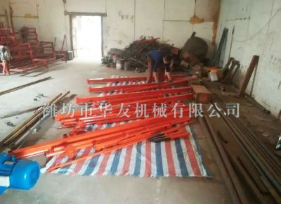 點擊查看詳細信息<br>標題：華友機械直滑式吊運機發(fā)貨現(xiàn)場 閱讀次數(shù)：6974